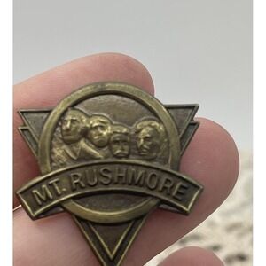 Hat Lapel Pin Mt Rushmore